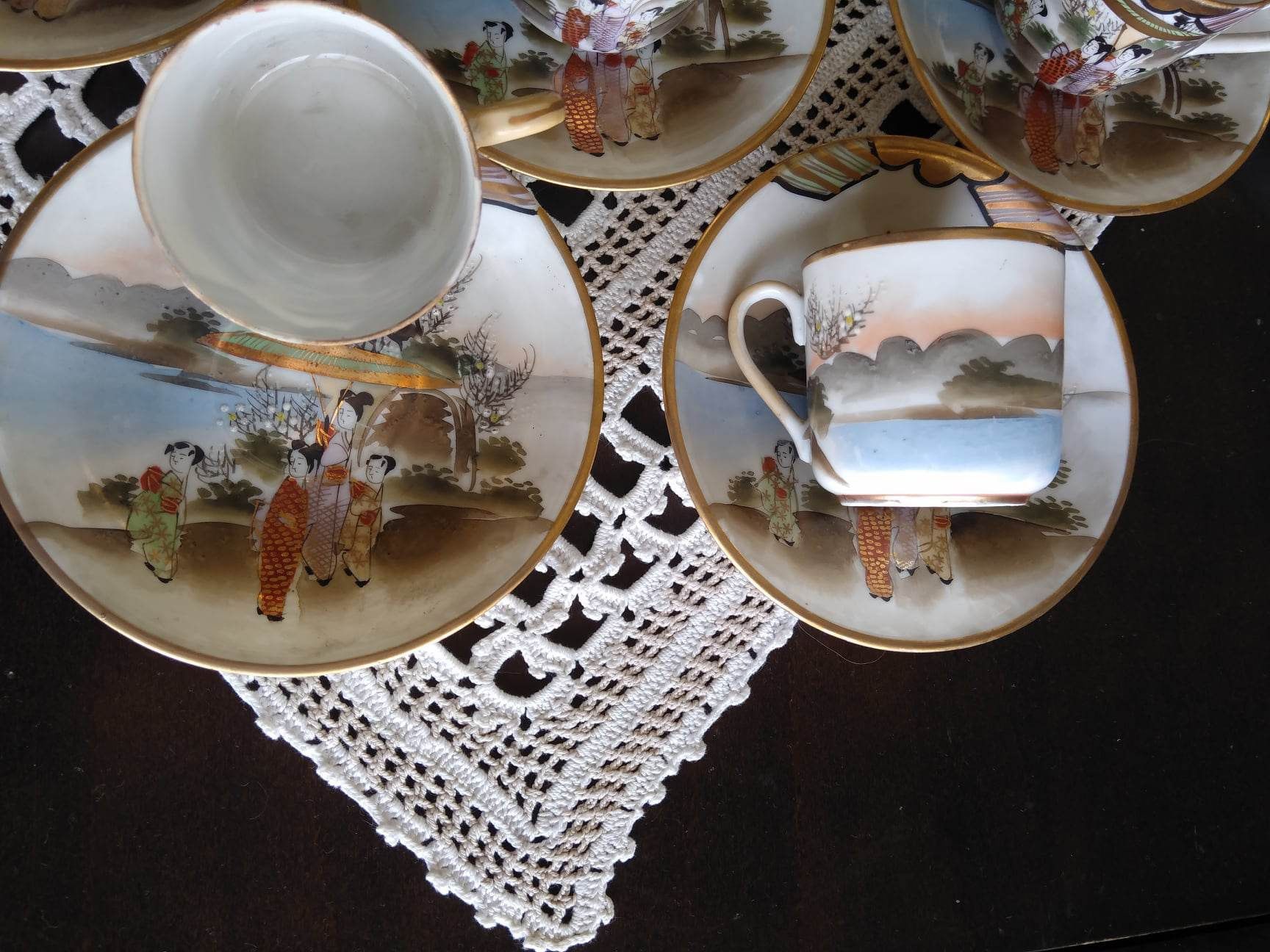 Serviço café 12 chavenas, muito vintage, casquinha, chines muito antig