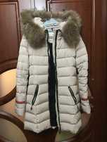 Зимний пуховик Moncler для девушки, размер Xs - S, отличное состояние