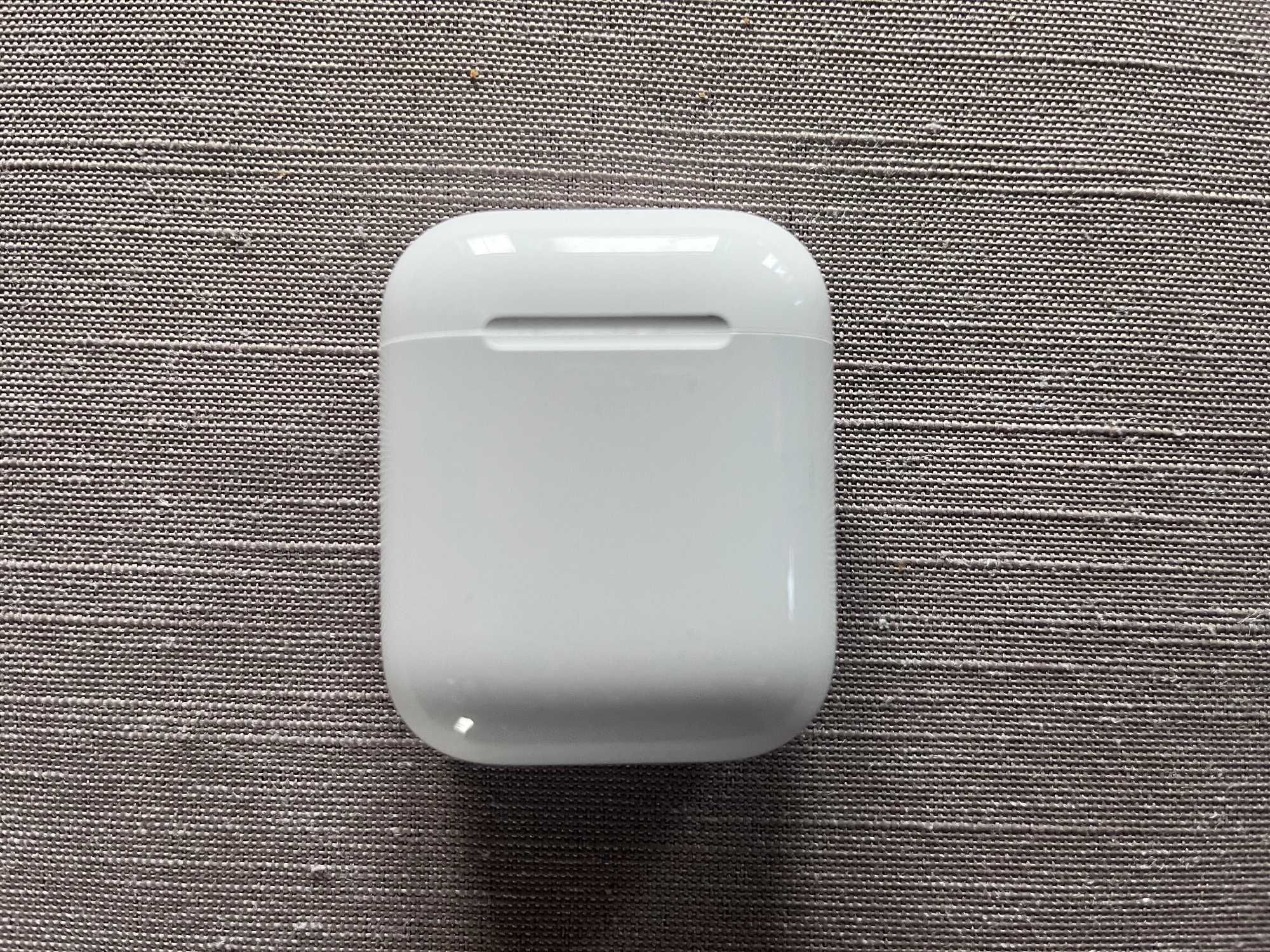 Słuchawki AirPods 2 gen.  praktycznie nieużywane.