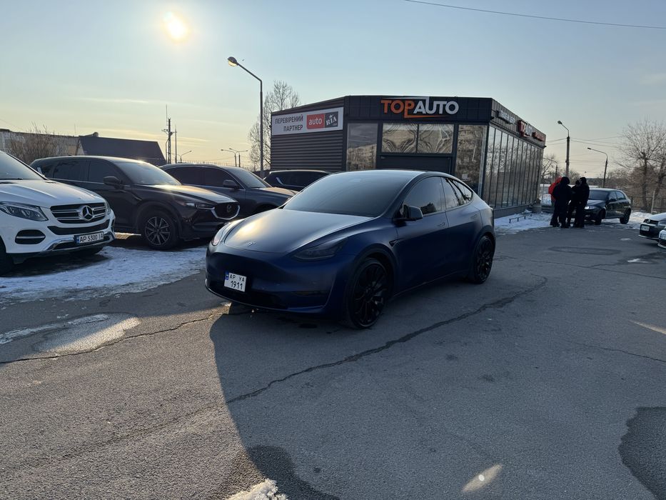 Продам TESLA Y Perfomance