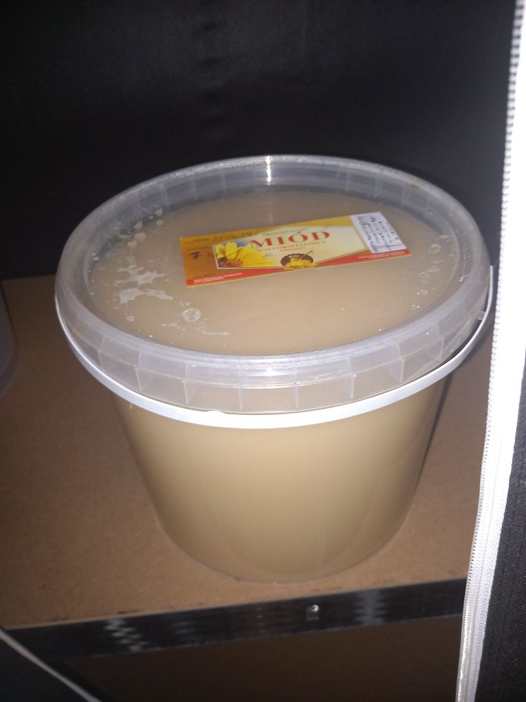 Miód wielokwiatowy tegoroczny w wiadrze  7kg.