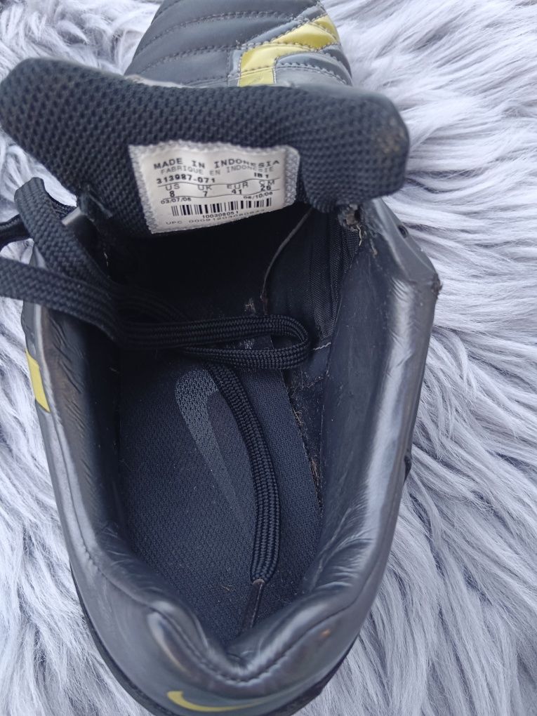 Korki czarno-złote Nike total 90 shift rozm. 41