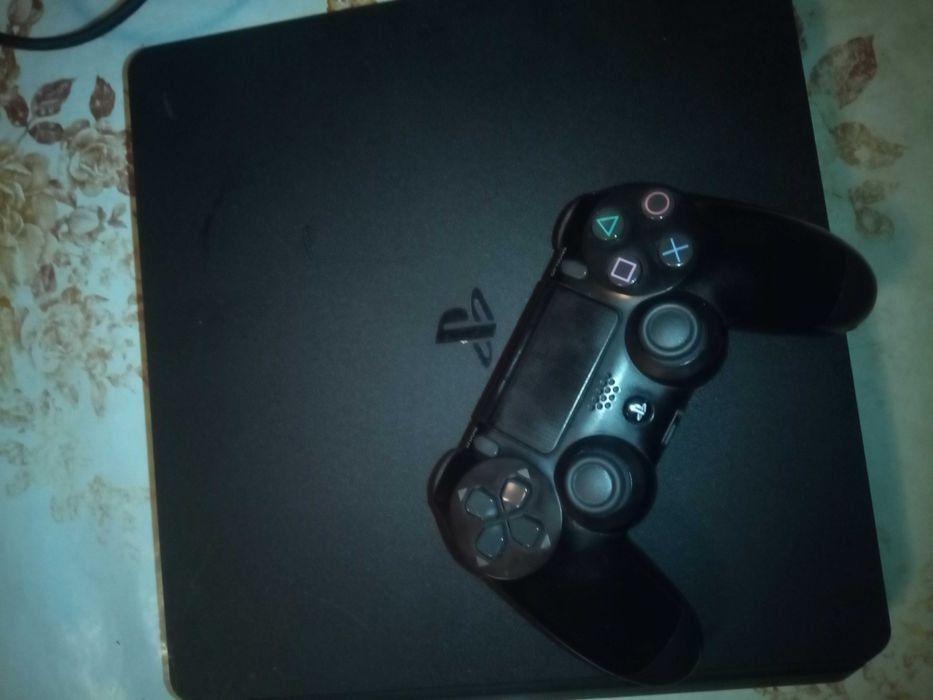 PlayStation 4 Dysk SSD i pad.