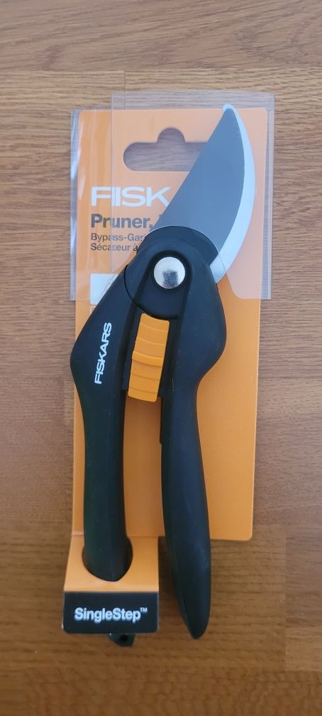 sekator nożycowy fiskars p26