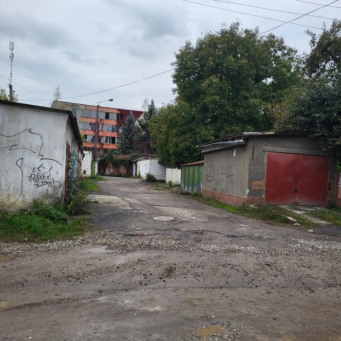 Оренда гаража -цегляний.Незалежності-Нова 5