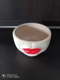 disainerska ceramiczna miseczka doniczka usta