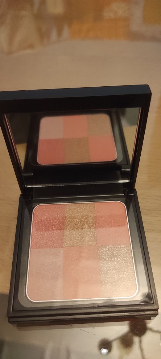 Paletka Bobbi Brown Coral