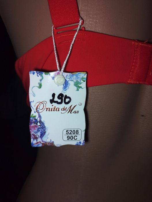 Бюстгальтер жіночий