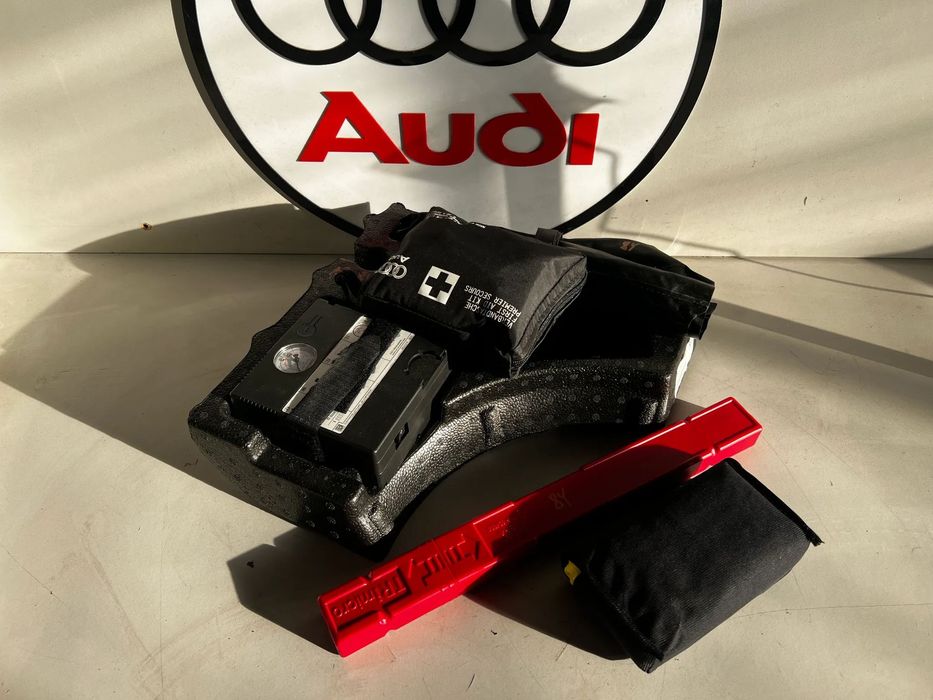 ZESTAW NAPRAWCZY KLUCZ UCHO HOLOWNICZE ŚRUBOKRĘT LEWAREK AUDI 5N0012615F JAK NOWE