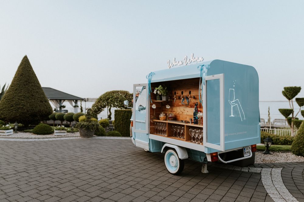 Prosecco van, Piaggio Ape, mobilny bar, event- wolne terminy