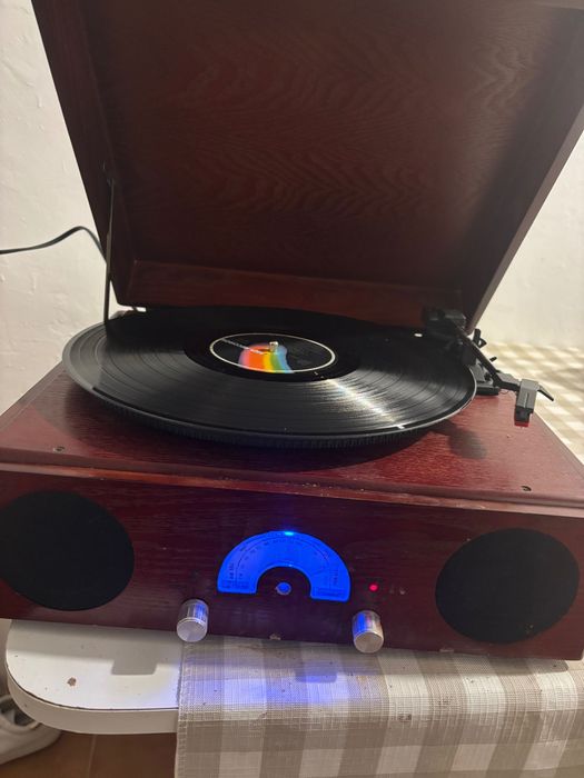 Toca disco vinil relíquia