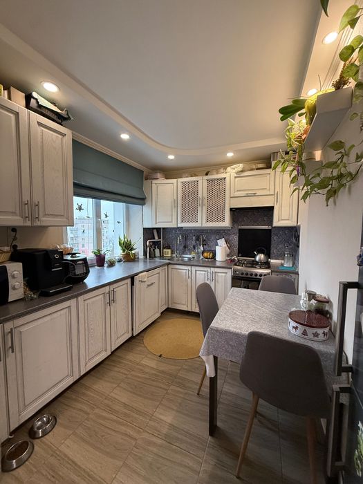 Продам 1 к квартиру в центрі ( район 5/5)