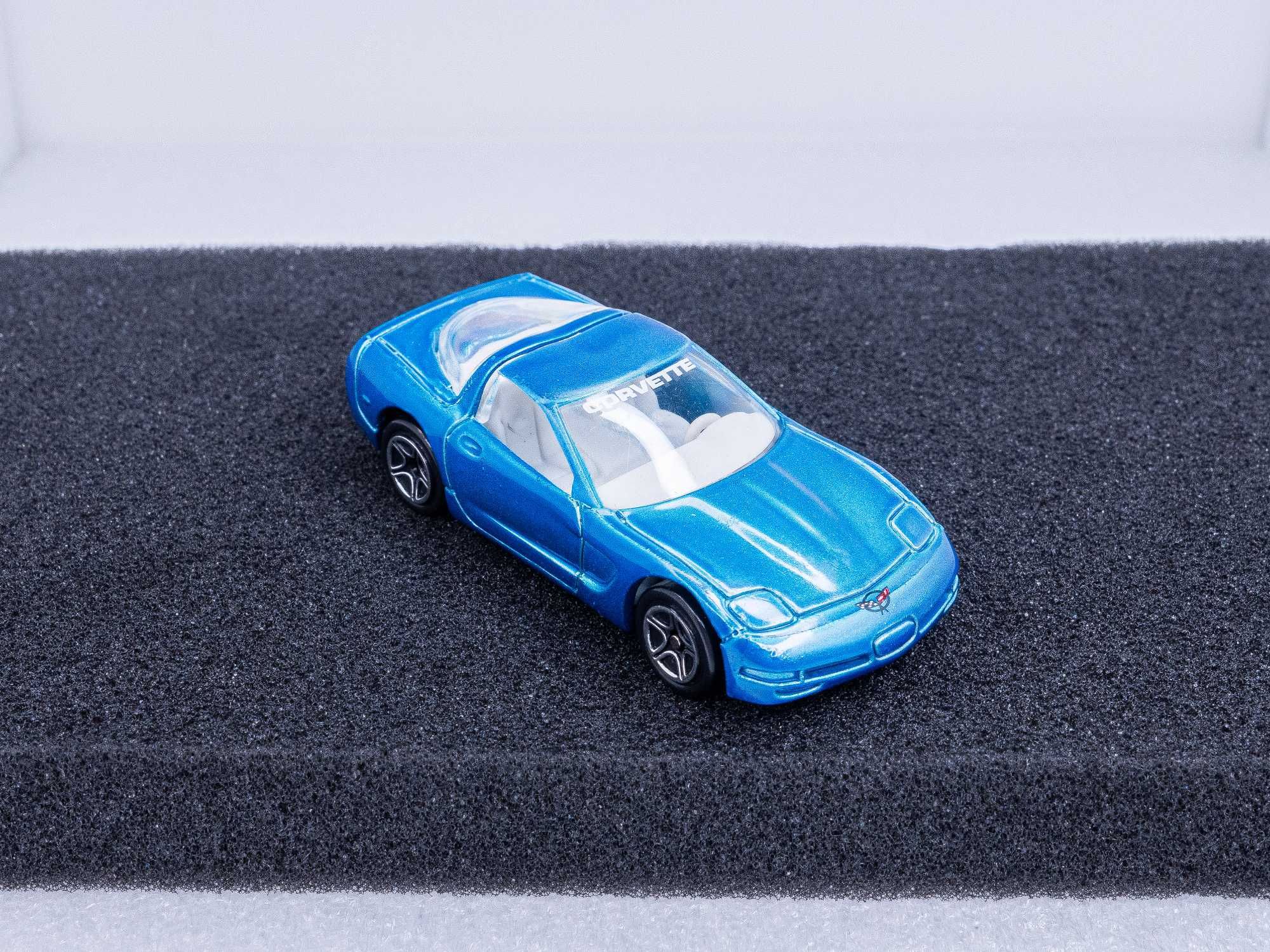 Matchbox Chevrolet Corvette C5  z roku 1998 stan kolekcjonerski
