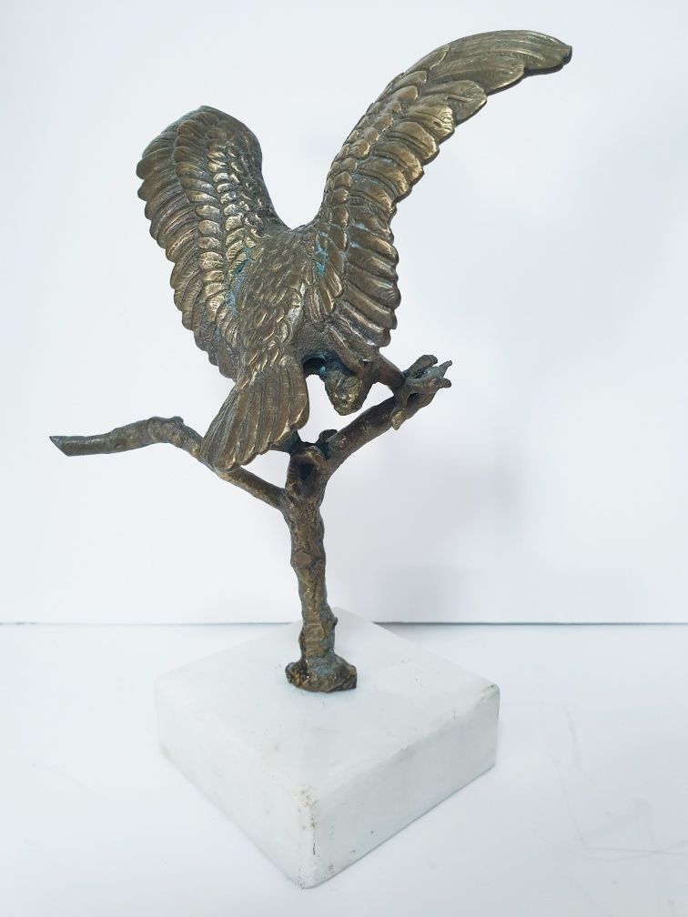 Fantástica escultura de uma Aguia em bronze
