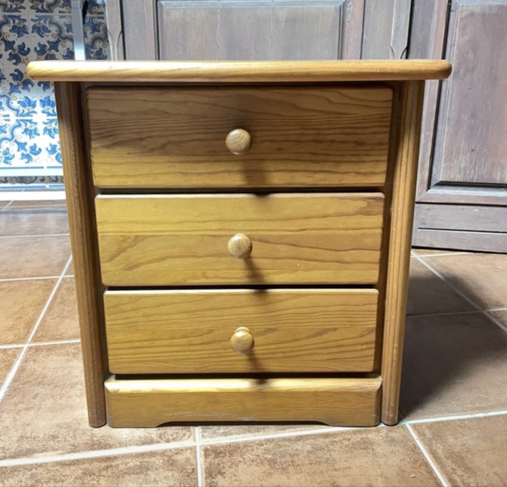 Mesa de cabeceira