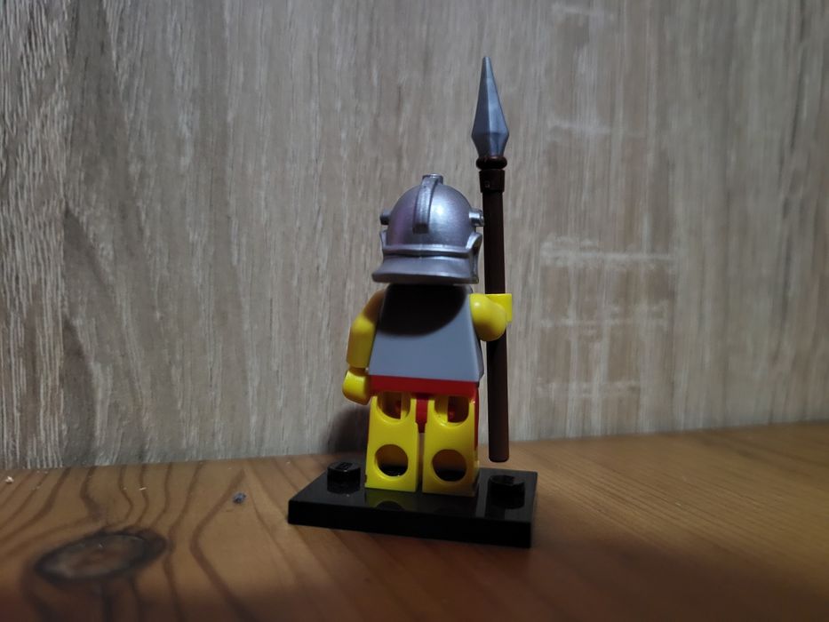 Lego minifigures seria nr 6 Legionista, rzymianin BEZ tarczy 1 szt