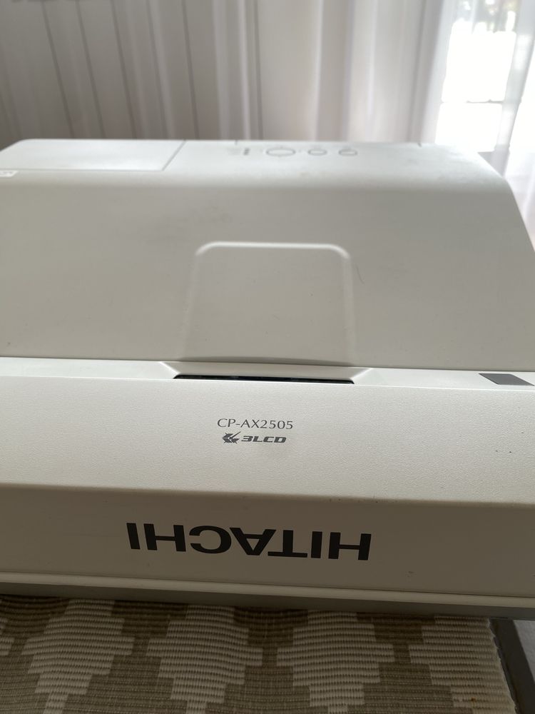Projektor HITACHI CP-AX2505