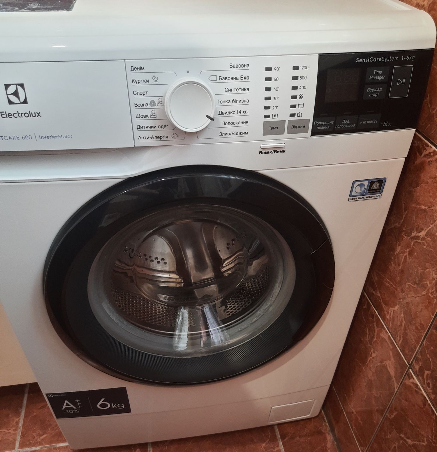 Пральна машина Electrolux Perfect care 600