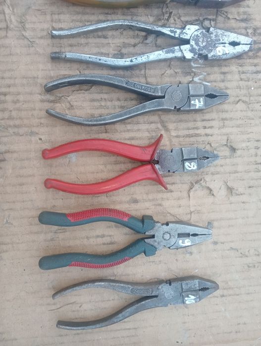 Zestaw starych kolekcjonerskich kombinerek