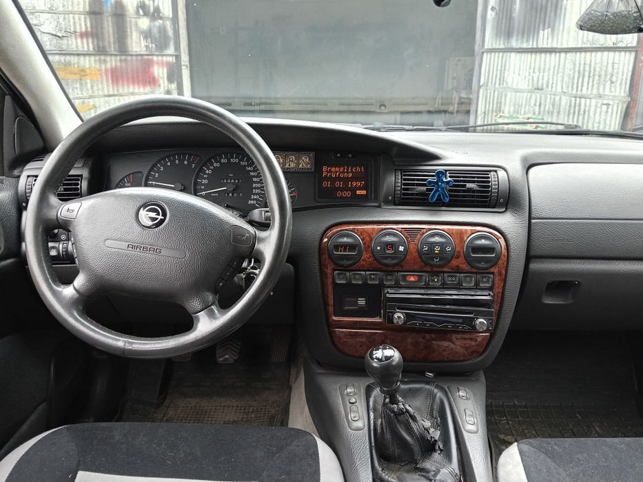 Опель Омега б 3.0