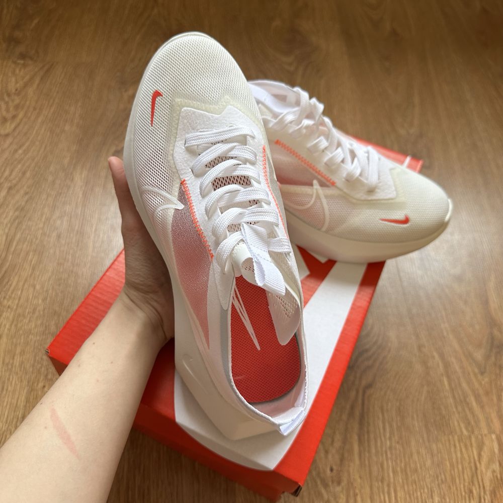 Кросівки жіночі nike vista lite white red