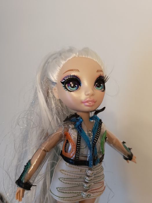 Rainbow High Amaya Raine