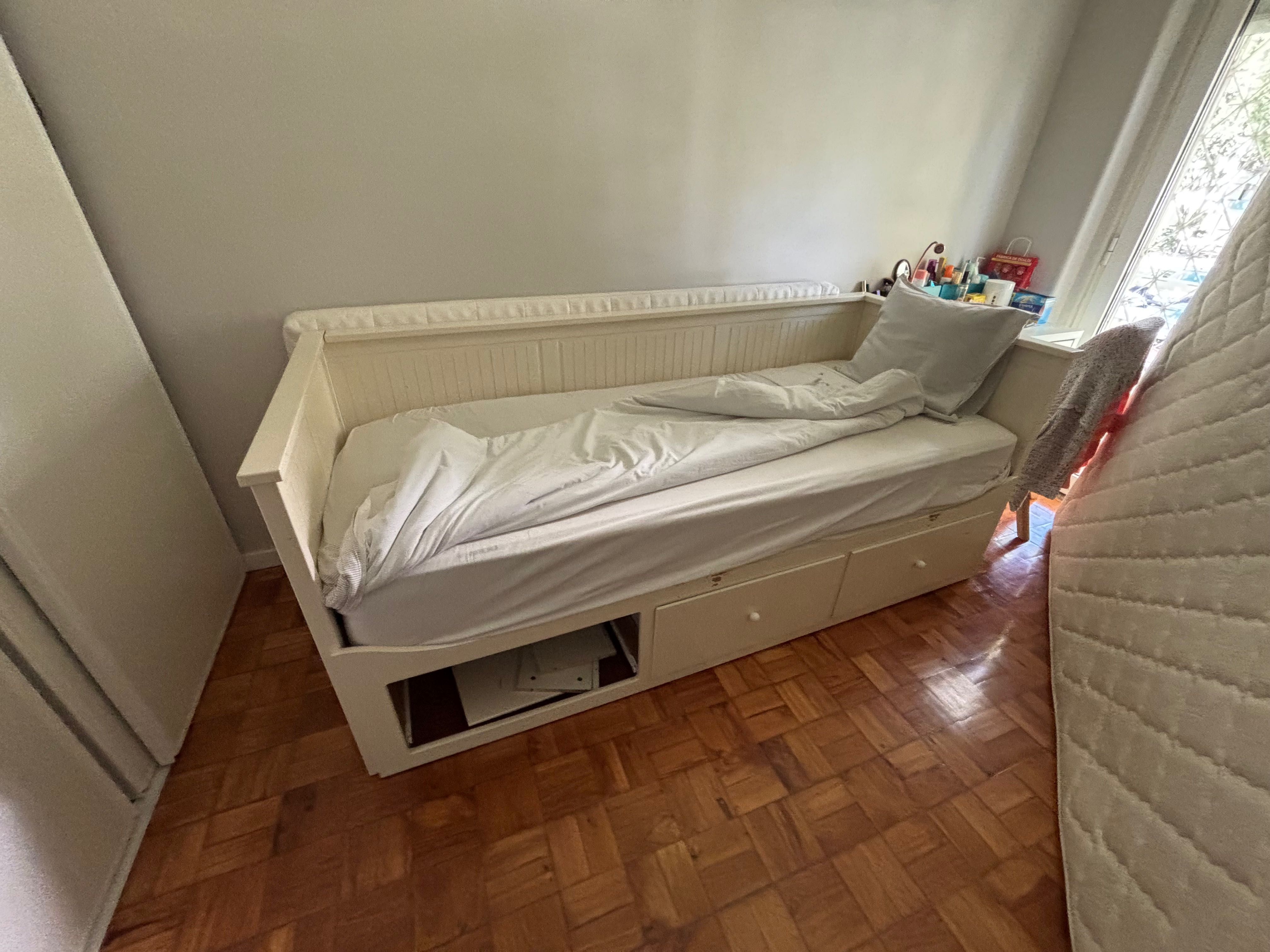 Cama Indv/ dupla com 3 gavetas tipo Hemnes ou Brimnes