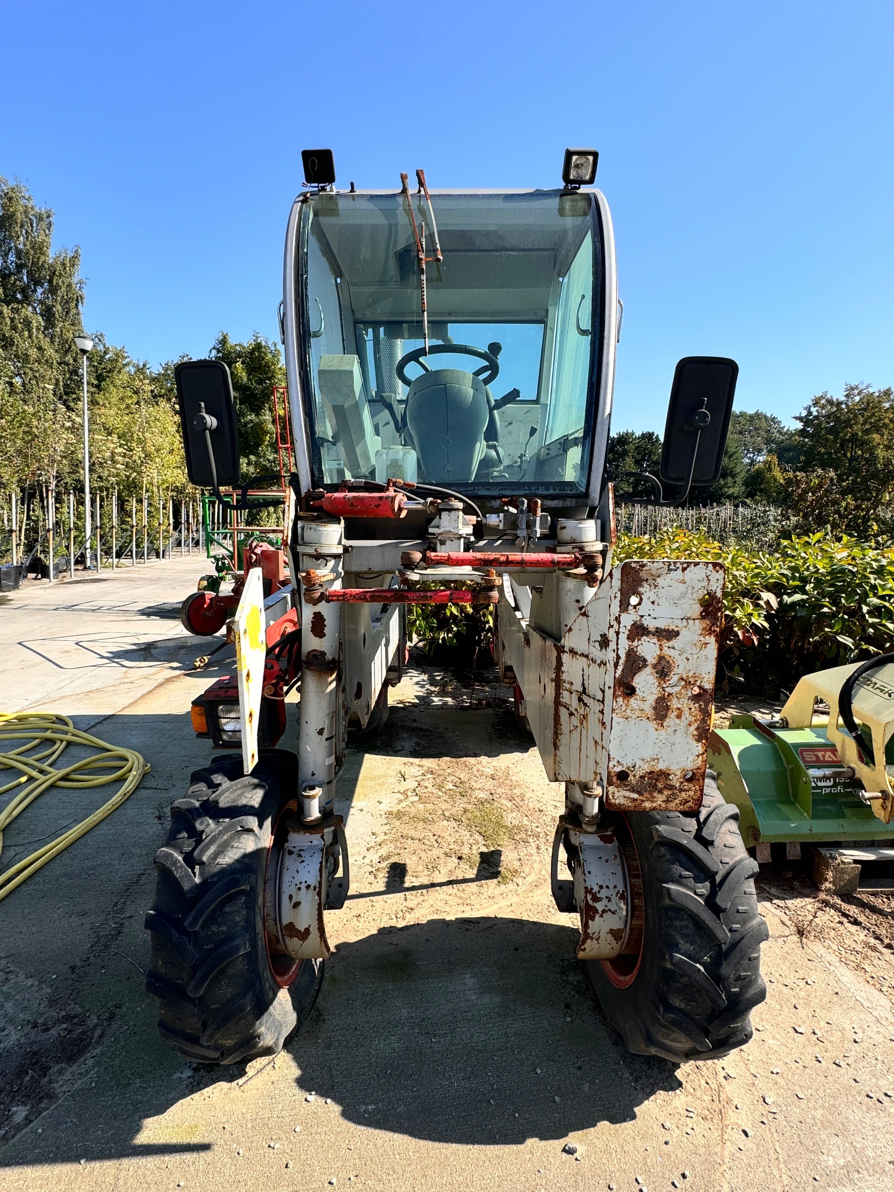 LAUPRETRE LMH 80 / 2700mth / ciągnik szczudłowy szkółkarski sadowniczy