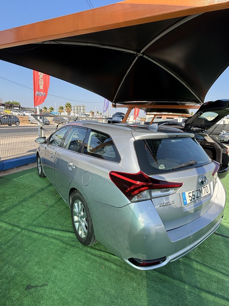 Toyota Auris Touring Sports Hybrid