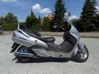 Suzuki Burgman 250 w bardzo dobrym stanie, bezwypadkowy.
