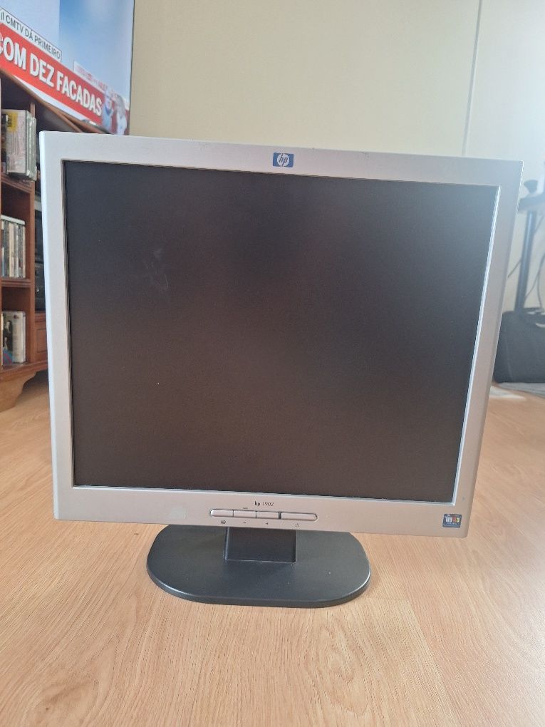Monitor HP 1902 em bom estado