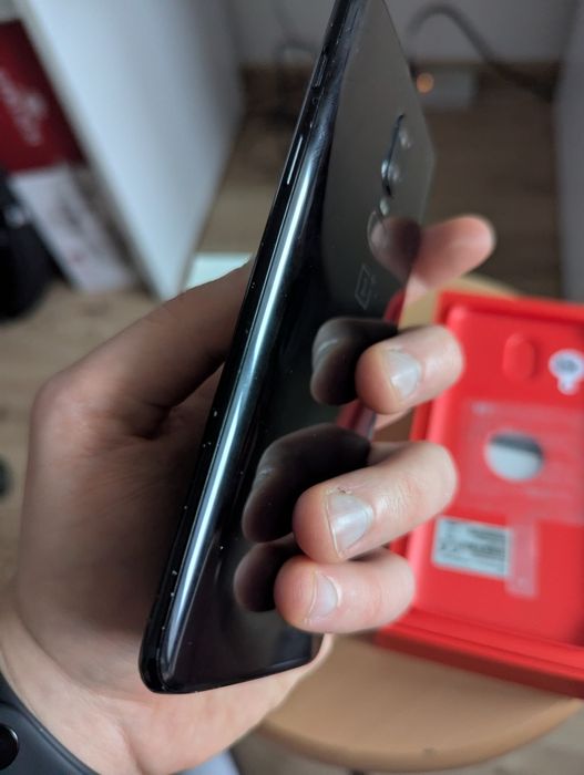 OnePlus 6 8GB/128GB – uszkodzony, na części – idealny ekran