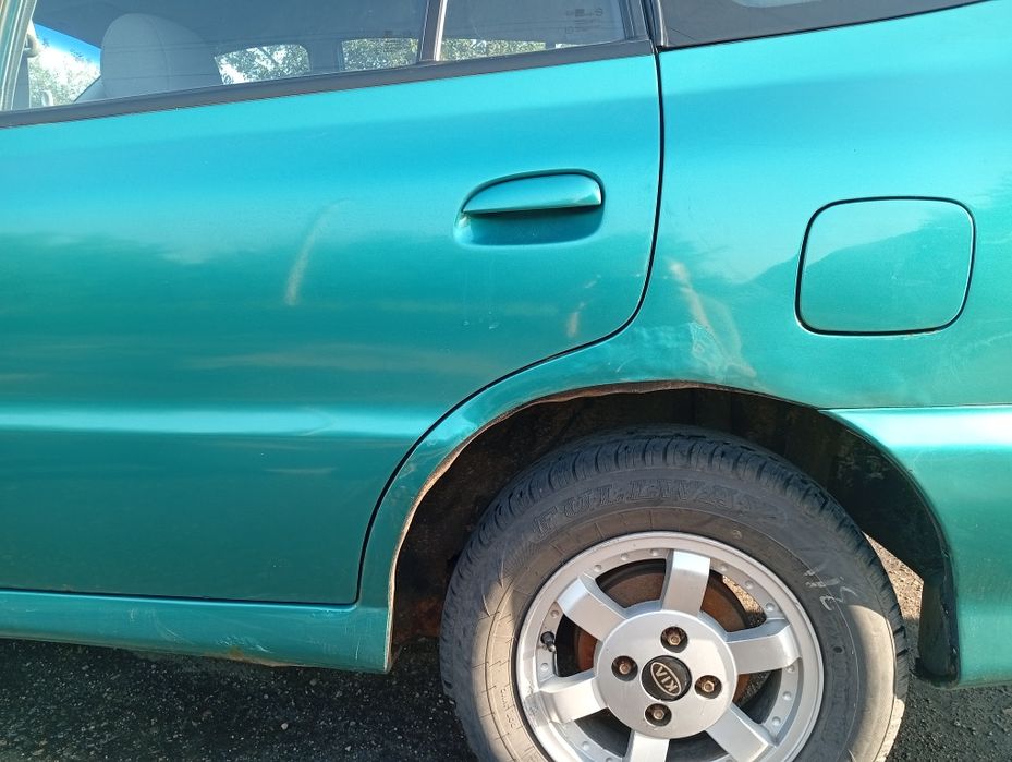 Продам економне авто Kia Rio 1.3 бензин 2000 року