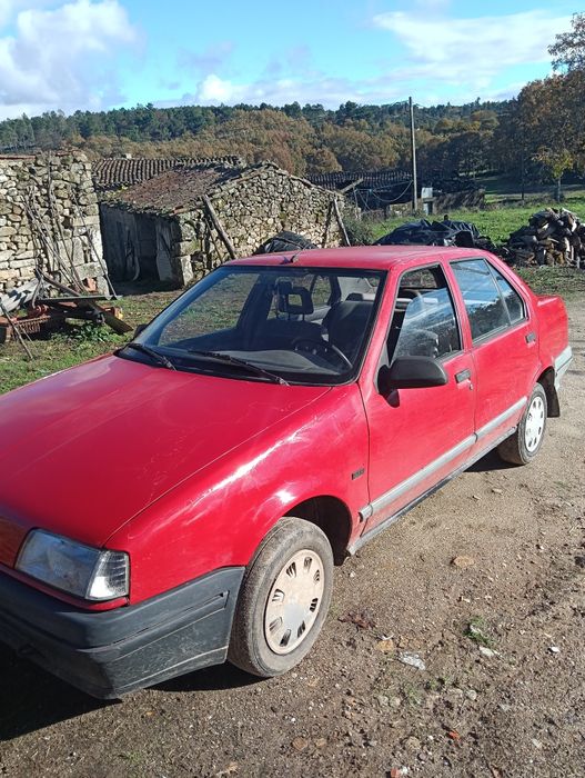 Vendo carro em bom estado tudo direitinho