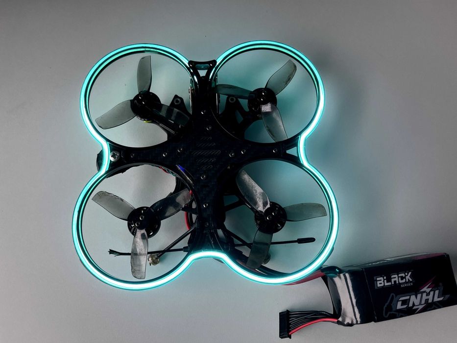 Dron fpv cinebot30 6s Walksnail elrs 868 MHz GPS