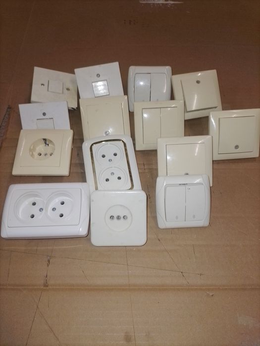 Розетки і виключателі