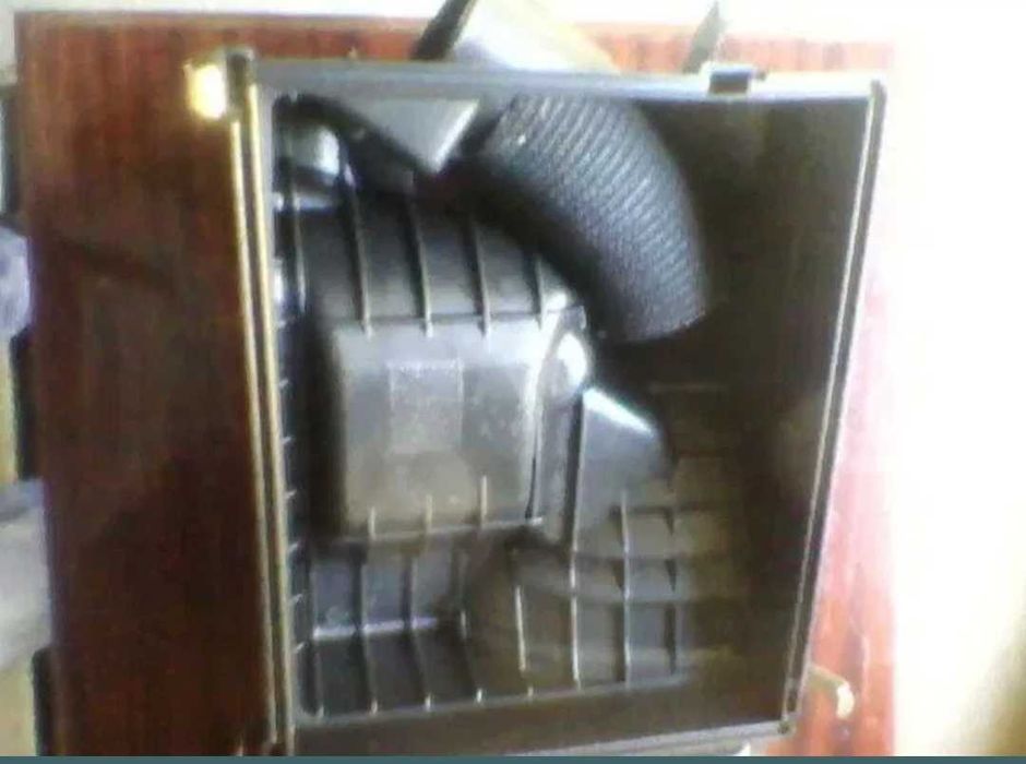 Корпус повітряного фільтру ОПЕЛЬ з новим фільтром.