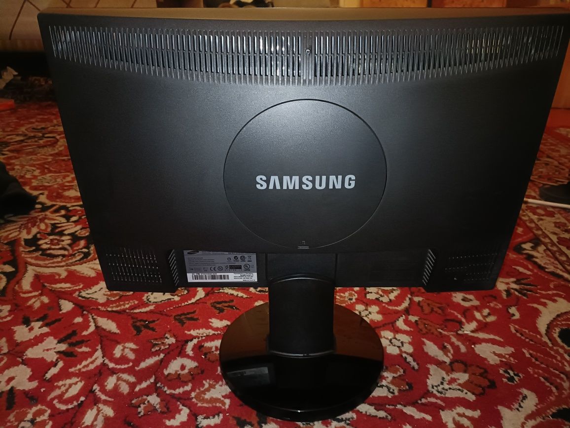 Sprzedam monitor samsung