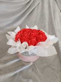 Flower Box, róże ze wstążki