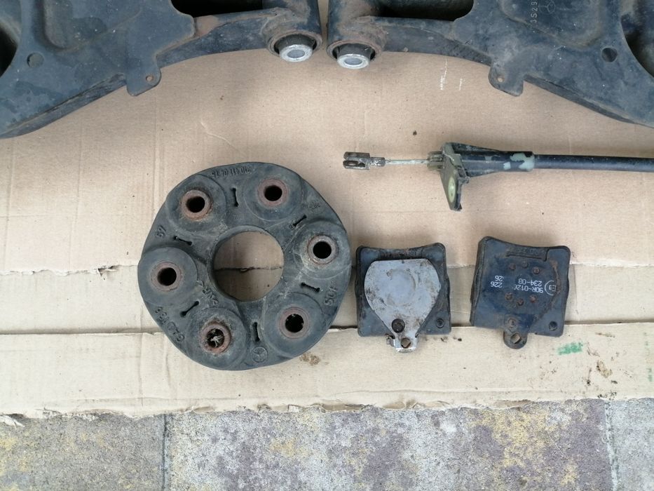 Задня цапфа, ступиця, речаг Mercedes benz C-CLASS W203 W210.