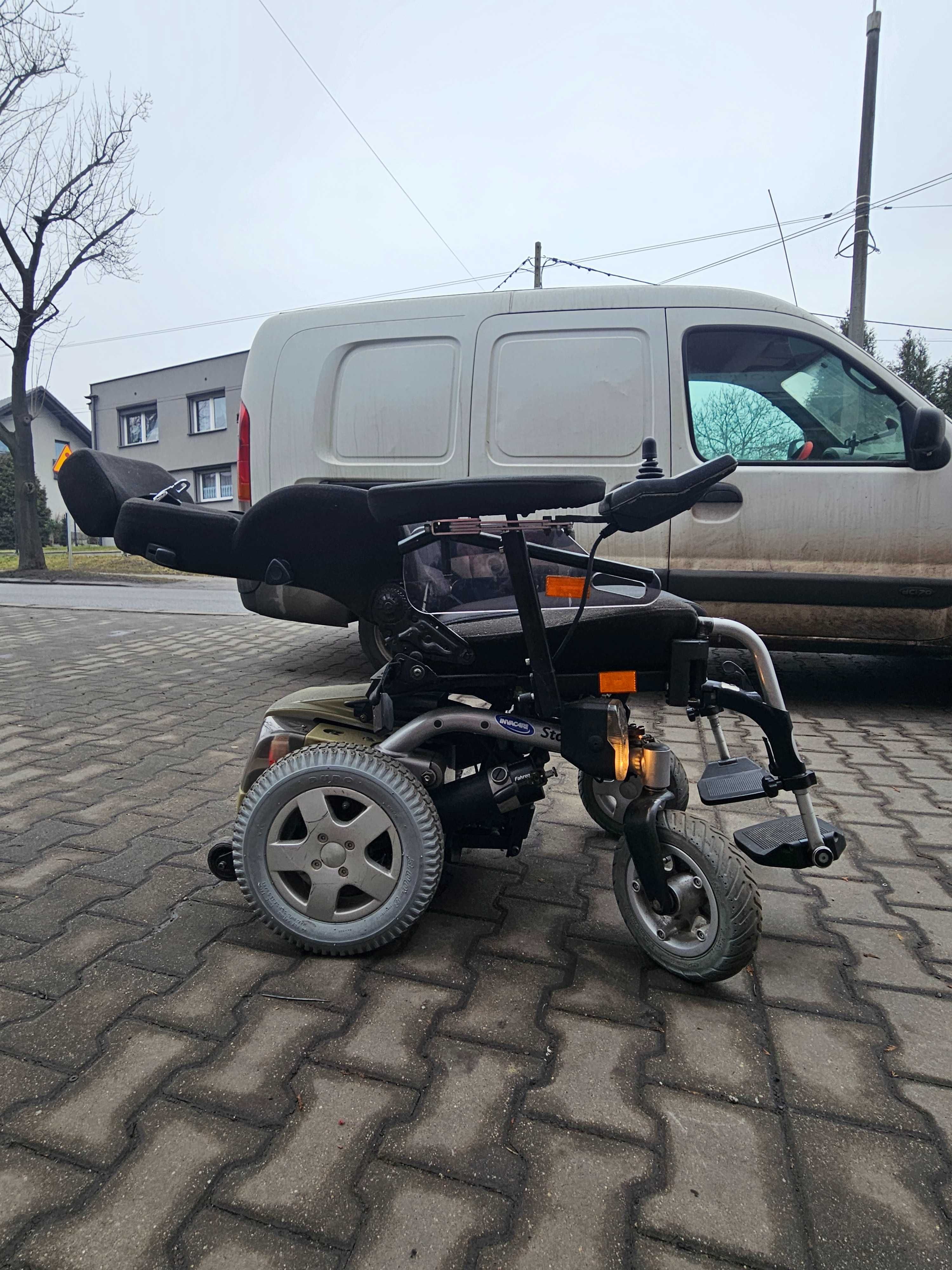 Wózek inwalidzki  Invacare Storm z elektrycznym fotelem