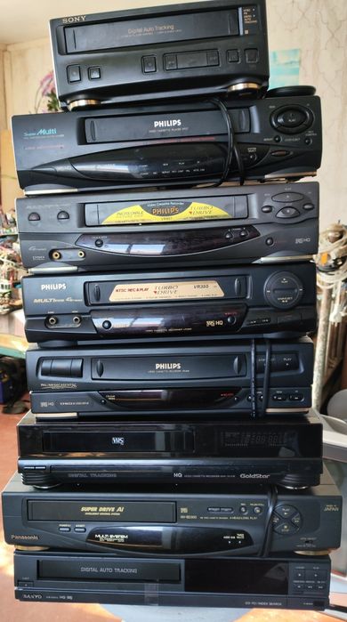 Видеомагнитофон 9 шт. Japan один лот.