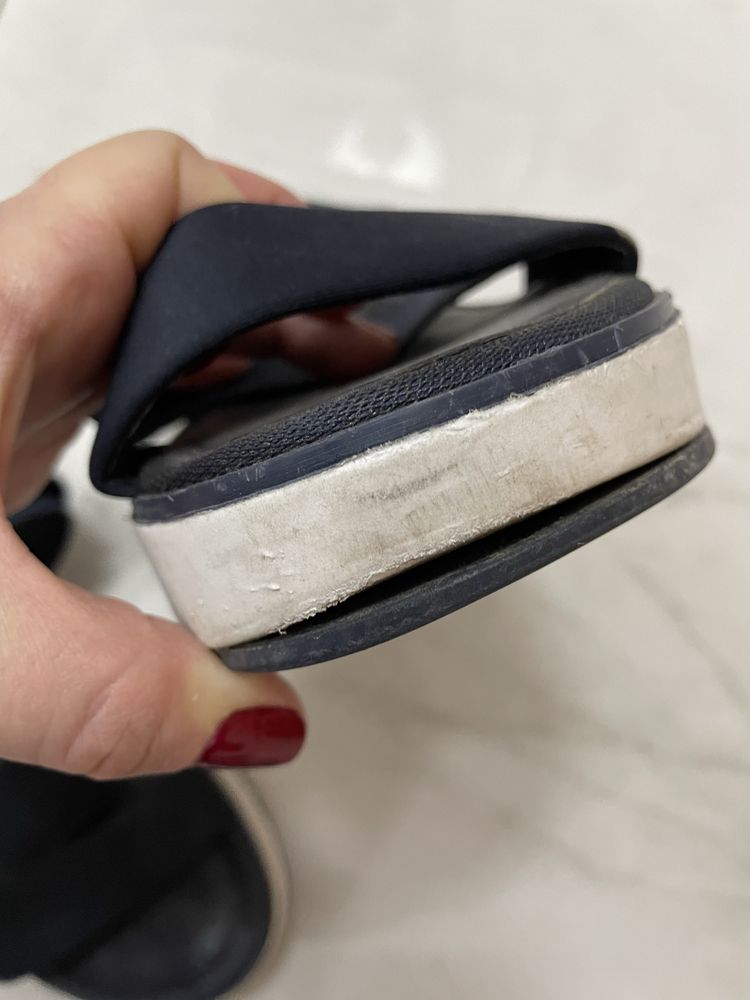 Sandały DKNY rzepy koturny platforma
