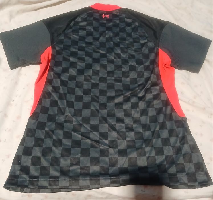 T-shirt de futebol do Liverpool F.C