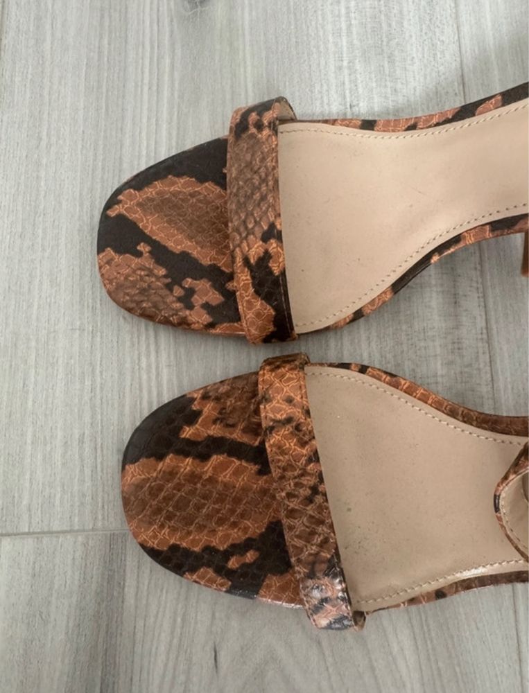 Buty obcas sandałki słupek modne panterka