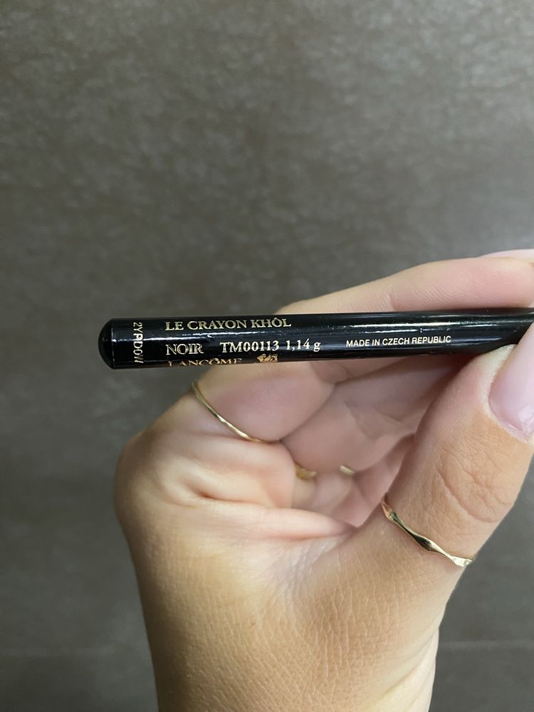 Czarna kredka konturówka eyeliner Lancome Crayon Khôl 01 Noir