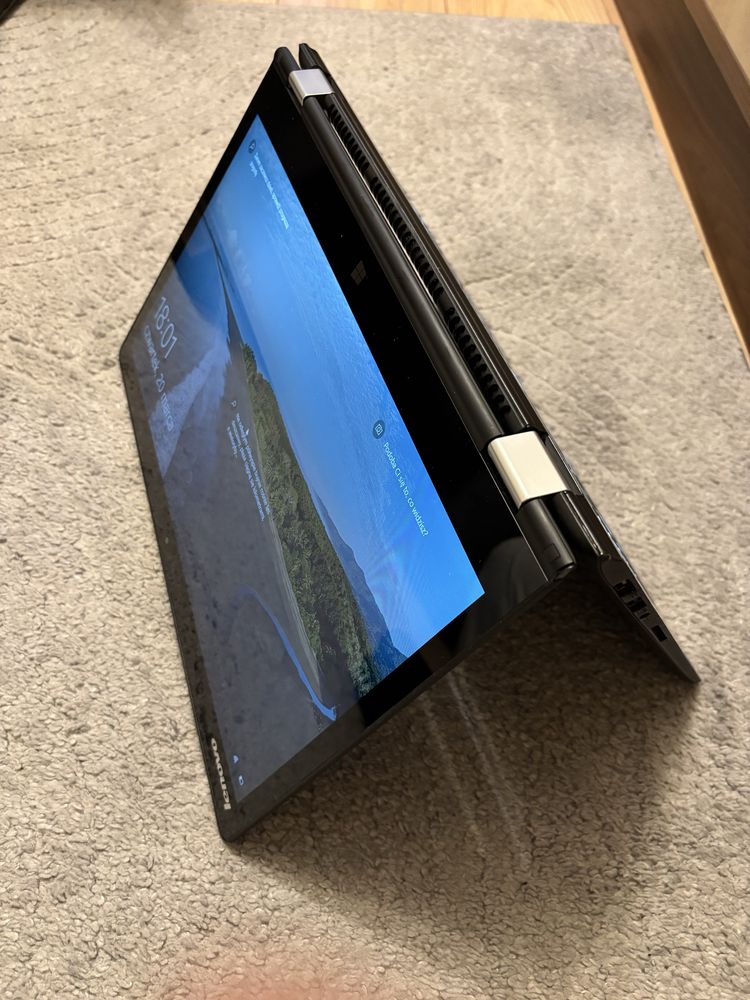Lenovo Yoga 700 2w1 Laptop Tablet