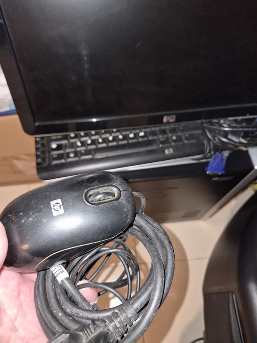 Torre Hp com teclado,rato monitor e cabos