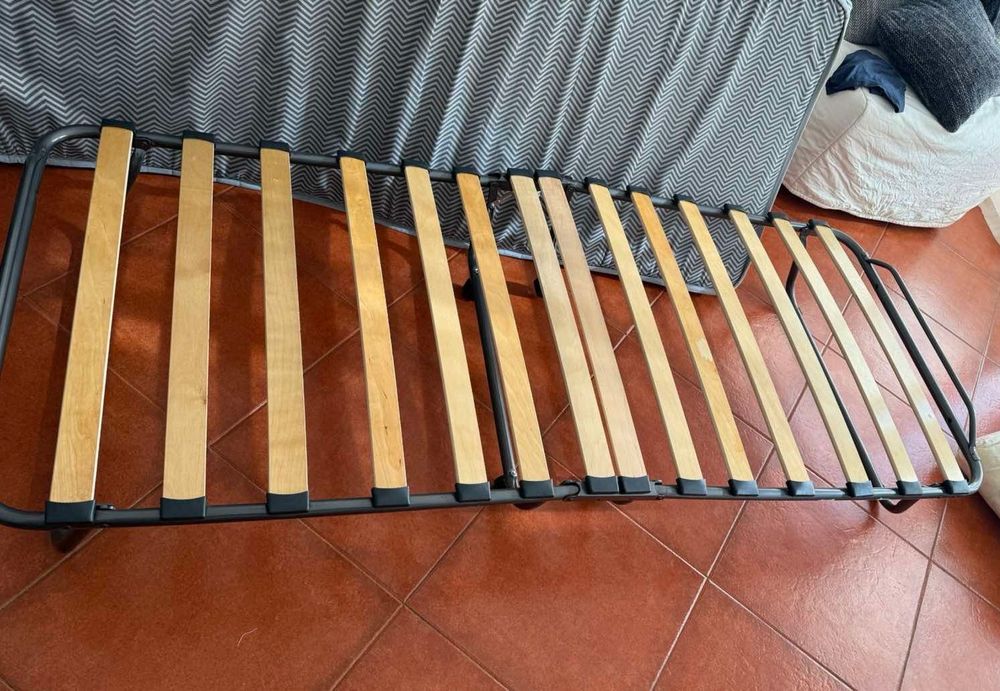 Cama de hóspedes jysk . estante Ikea