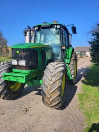 John Deere 6820.   .